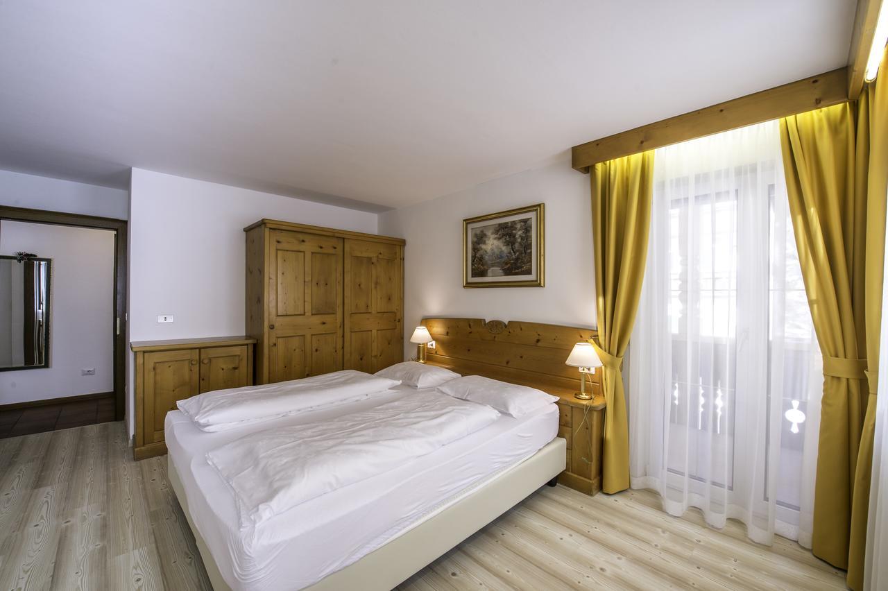 Appartamenti Ladina Campitello di Fassa Exterior foto